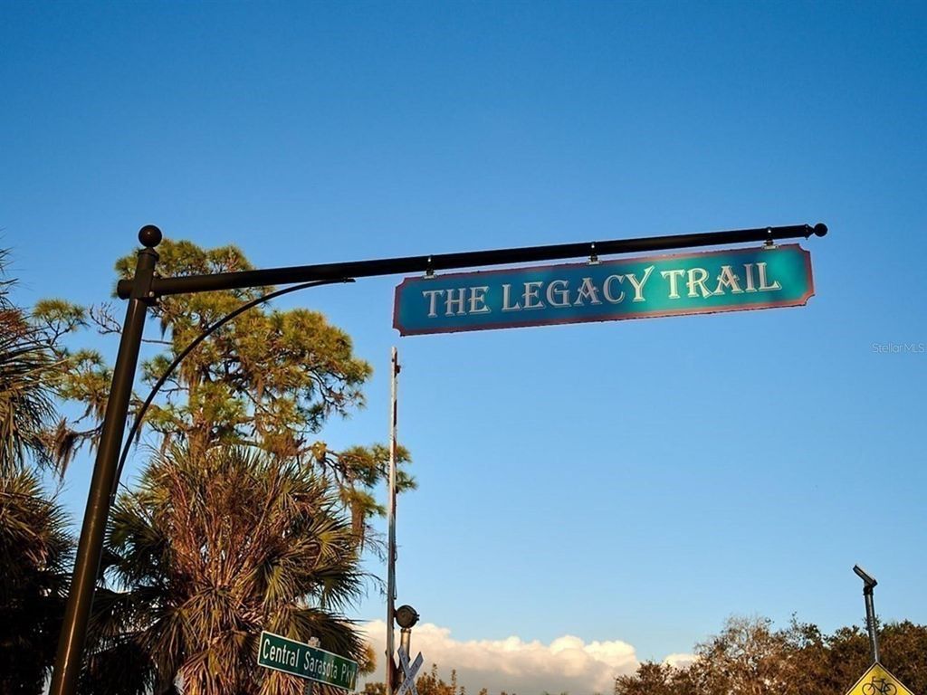 Image 46 of property listing at 2876 HARDEE DRIVE, Sarasota, FL 34231