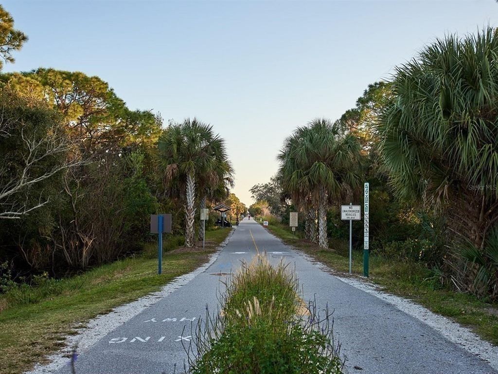 Image 47 of property listing at 2876 HARDEE DRIVE, Sarasota, FL 34231