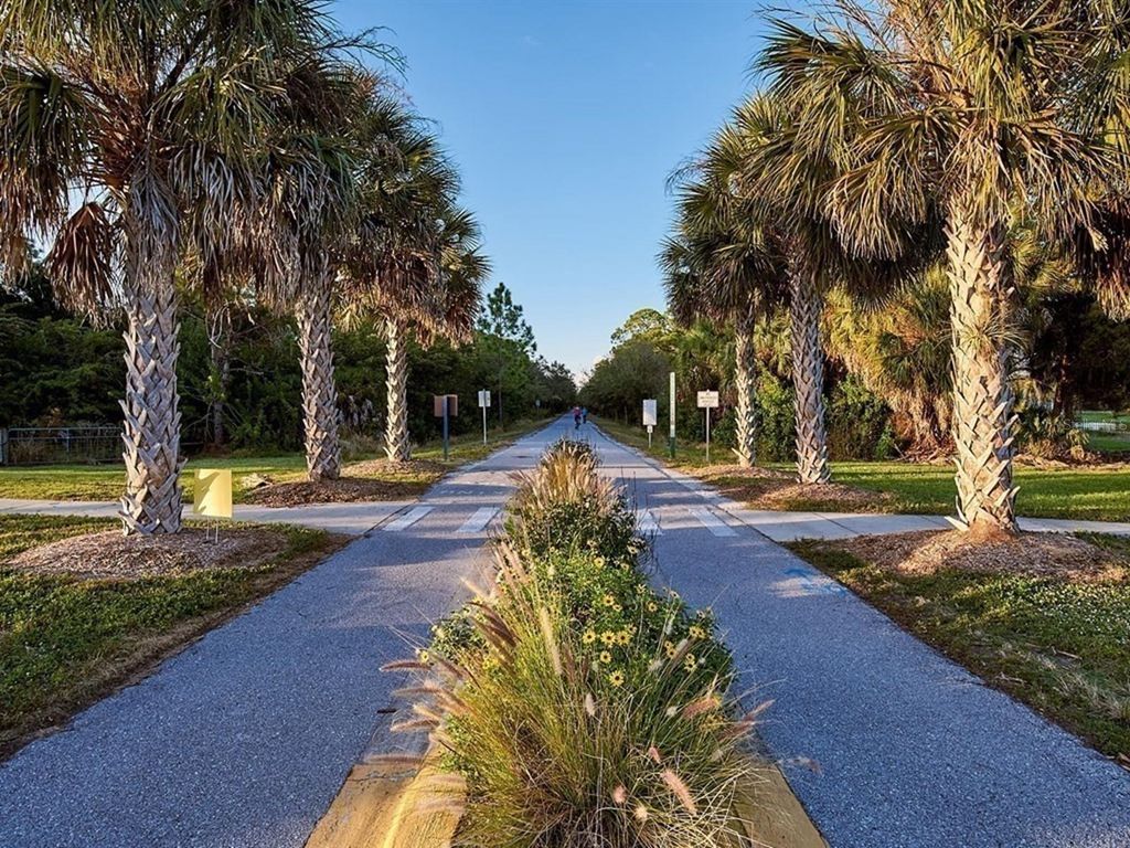 Image 49 of property listing at 2876 HARDEE DRIVE, Sarasota, FL 34231