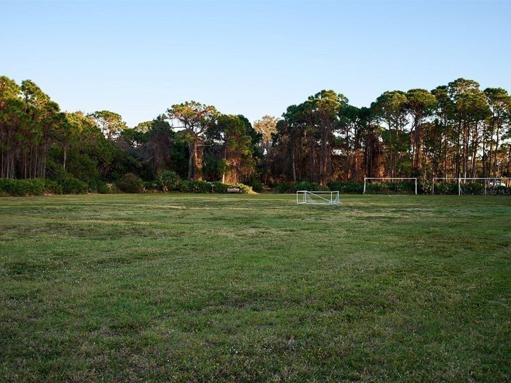 Image 50 of property listing at 2876 HARDEE DRIVE, Sarasota, FL 34231