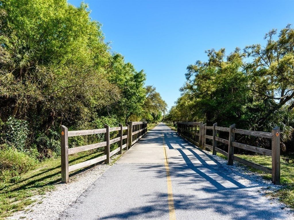 Image 55 of property listing at 2876 HARDEE DRIVE, Sarasota, FL 34231