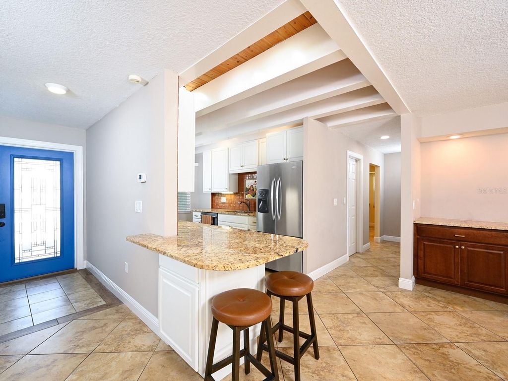 Image 10 of property listing at 2876 HARDEE DRIVE, Sarasota, FL 34231