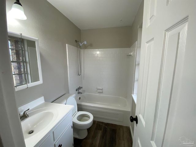 7109 Redondo Dr, Pensacola, FL 32526