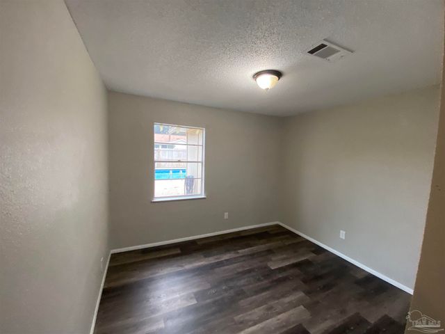 7109 Redondo Dr, Pensacola, FL 32526