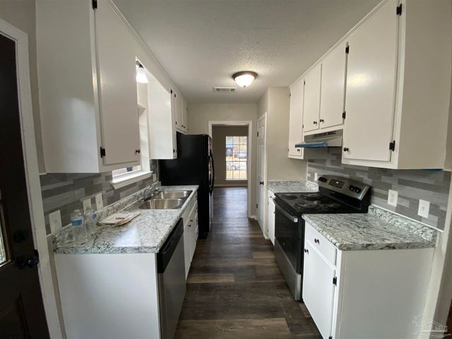 7109 Redondo Dr, Pensacola, FL 32526