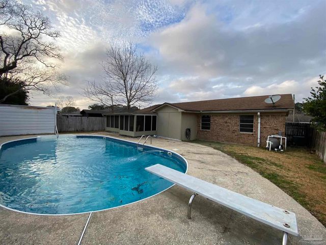 7109 Redondo Dr, Pensacola, FL 32526