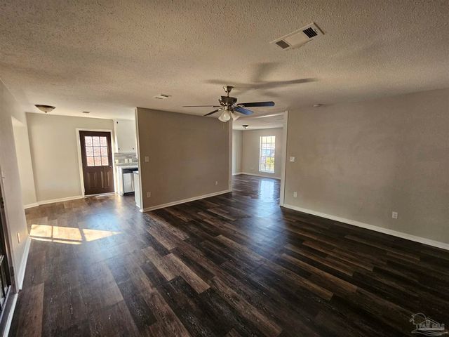 7109 Redondo Dr, Pensacola, FL 32526