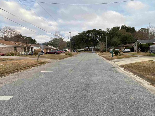 7109 Redondo Dr, Pensacola, FL 32526