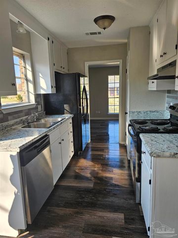 7109 Redondo Dr, Pensacola, FL 32526