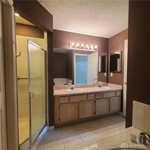 1364 Yankee Vineyards, Washington Twp, OH 45458