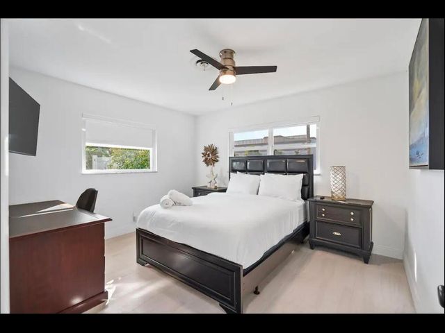 5040 NE 22nd Avenue, Lighthouse Point, FL 33064
