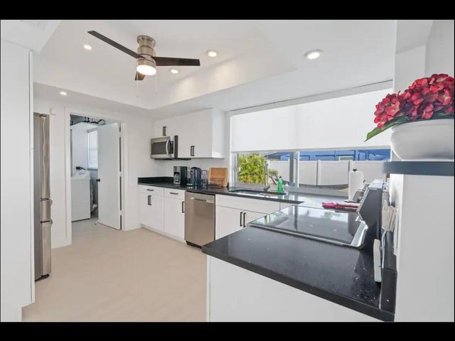 5040 NE 22nd Avenue, Lighthouse Point, FL 33064