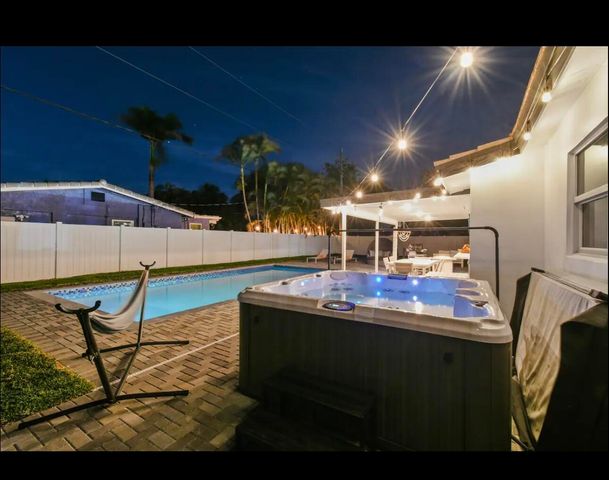 5040 NE 22nd Avenue, Lighthouse Point, FL 33064