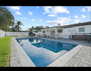 5040 NE 22nd Avenue, Lighthouse Point, FL 33064