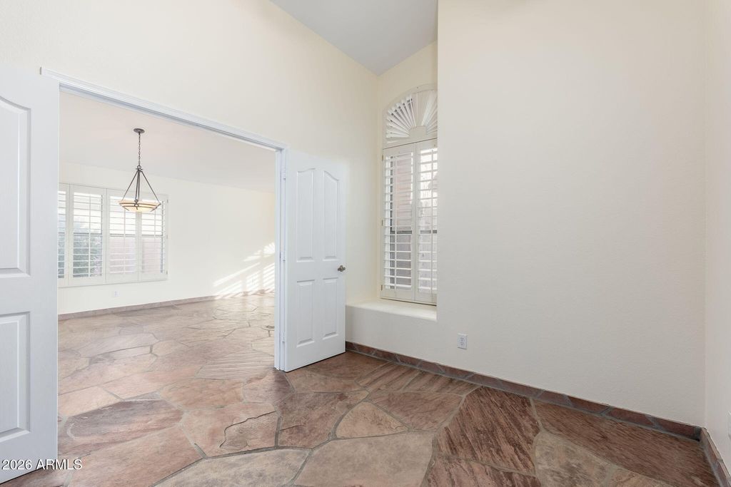 4410 E MOSSMAN Road, Phoenix, AZ 85050 — photo 5