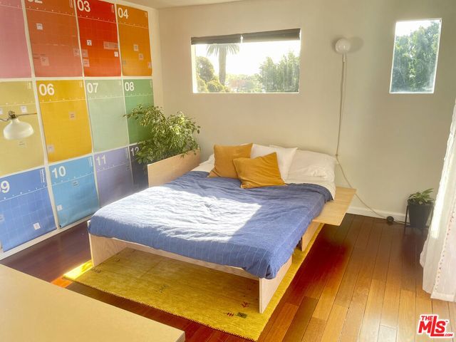 1323 S Mansfield Avenue, Los Angeles, CA 90019