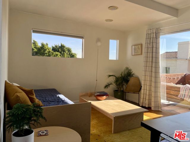 1323 S Mansfield Avenue, Los Angeles, CA 90019