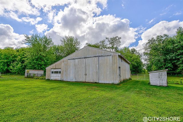 9905 52nd Ave, Allendale, MI 49401