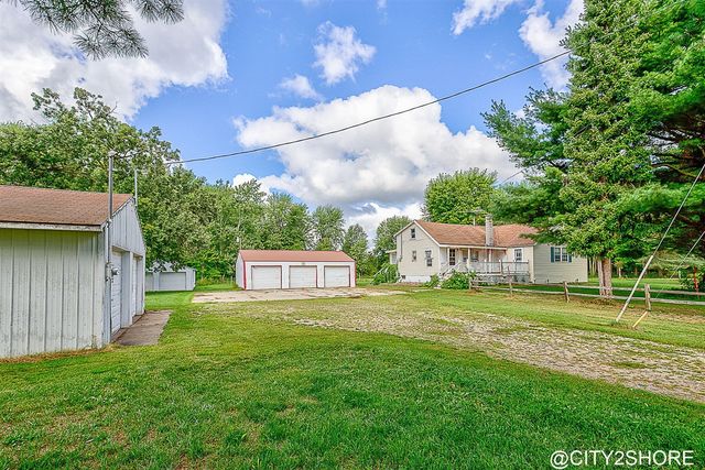 9905 52nd Ave, Allendale, MI 49401