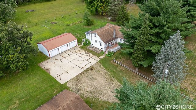 9905 52nd Ave, Allendale, MI 49401