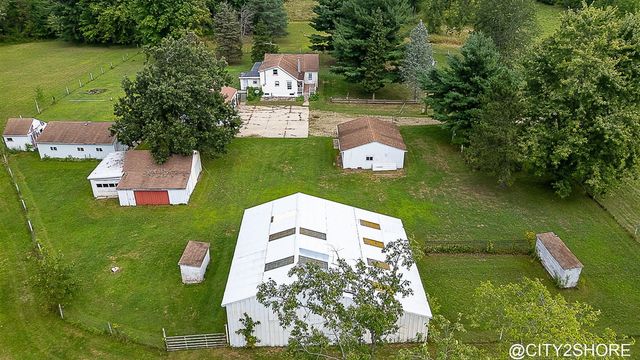 9905 52nd Ave, Allendale, MI 49401