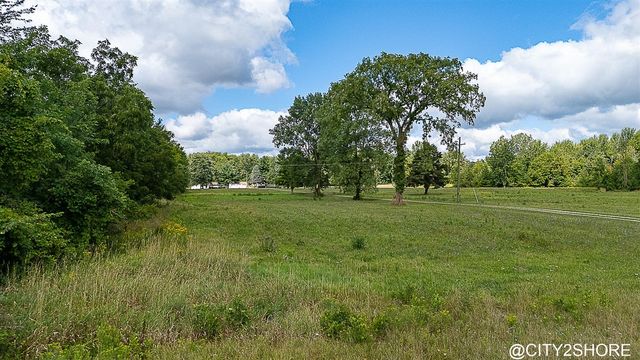 9905 52nd Ave, Allendale, MI 49401
