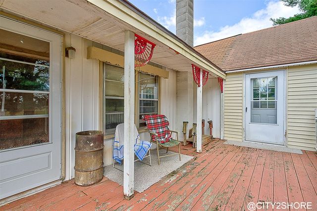 9905 52nd Ave, Allendale, MI 49401