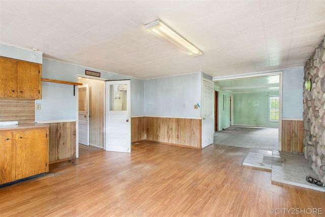 9905 52nd Ave, Allendale, MI 49401