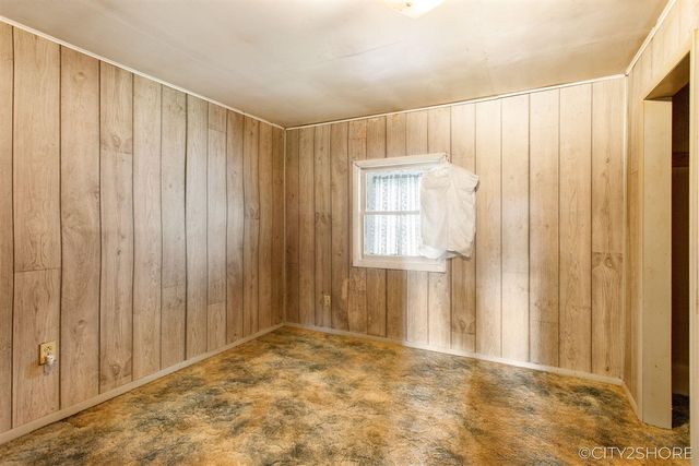 9905 52nd Ave, Allendale, MI 49401