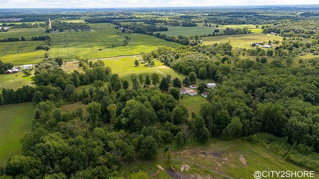 9905 52nd Ave, Allendale, MI 49401