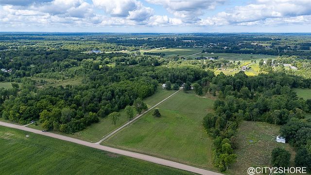 9905 52nd Ave, Allendale, MI 49401