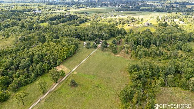 9905 52nd Ave, Allendale, MI 49401
