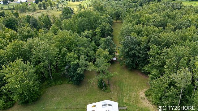 9905 52nd Ave, Allendale, MI 49401