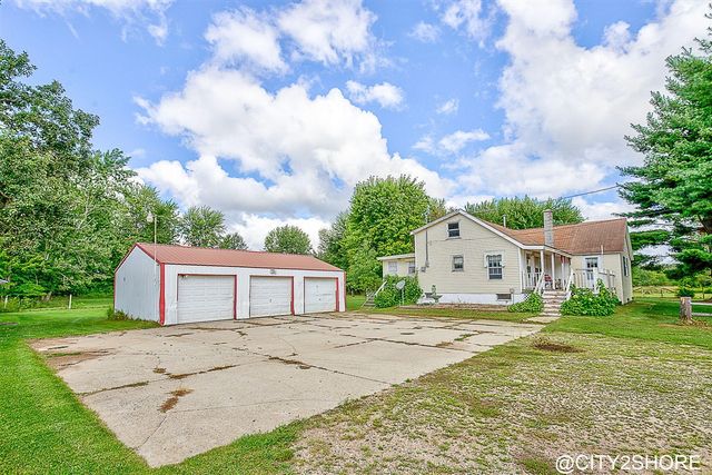 9905 52nd Ave, Allendale, MI 49401