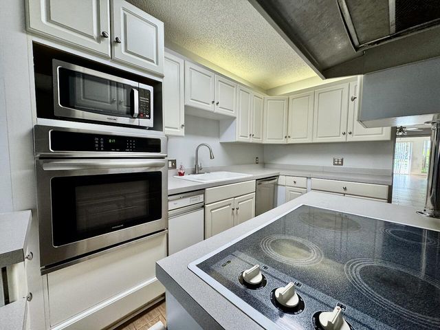 11640 NW 39TH Street 6, Coral Springs, FL 33065