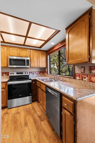 2586 Freedom Way, Medford, OR 97504