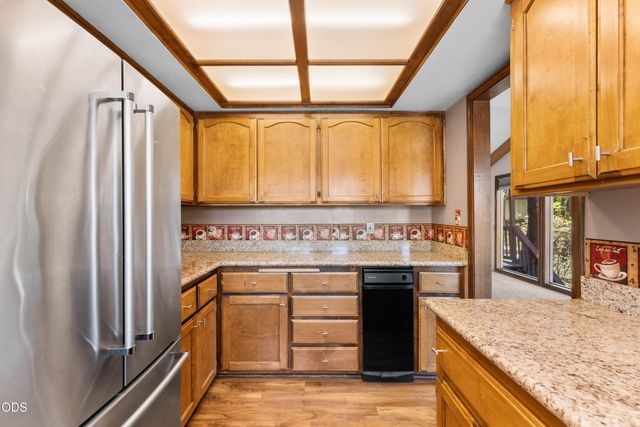 2586 Freedom Way, Medford, OR 97504