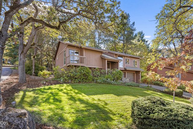 2586 Freedom Way, Medford, OR 97504