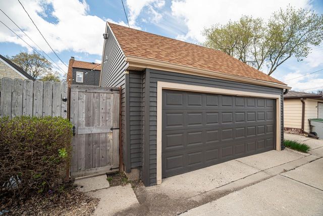 3052 S 46th STREET, Milwaukee, WI 53219