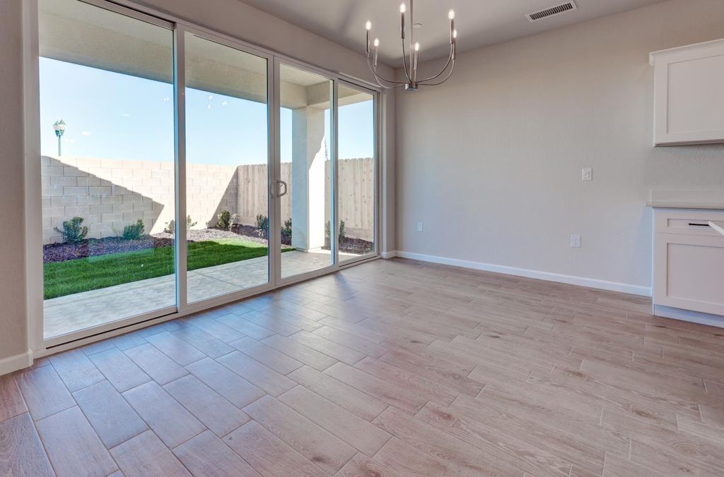 Image 13 of property listing at 4152 N Tisha Avenue, Fresno, CA 93723