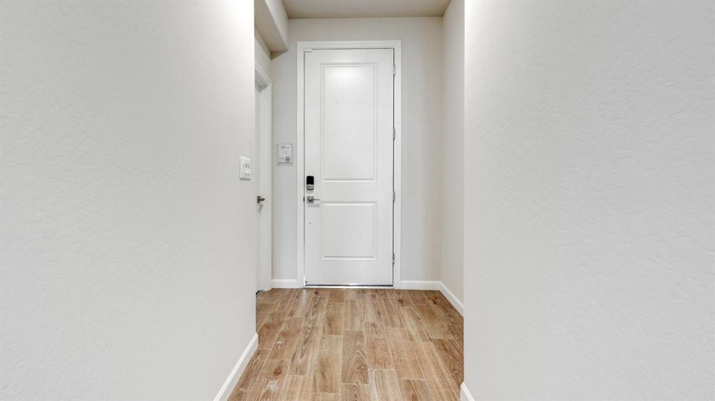 Image 2 of property listing at 4152 N Tisha Avenue, Fresno, CA 93723