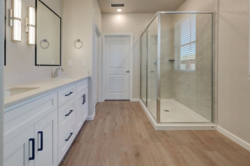 Image 20 of property listing at 4152 N Tisha Avenue, Fresno, CA 93723