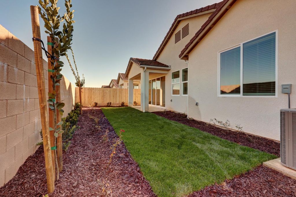 Image 25 of property listing at 4152 N Tisha Avenue, Fresno, CA 93723