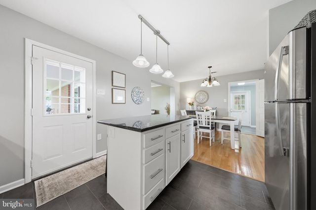16913 FAIRVIEW RD, Hagerstown, MD 21740