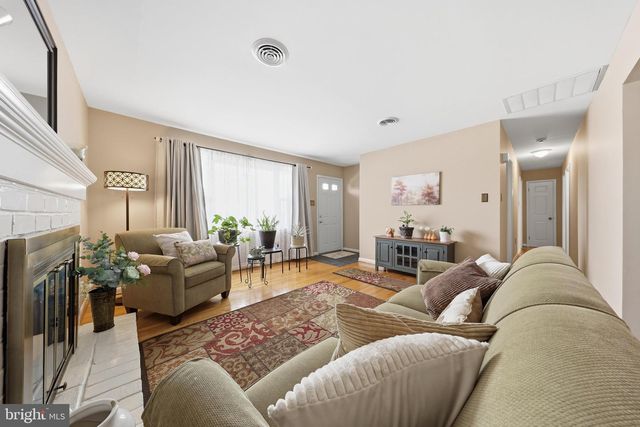 16913 FAIRVIEW RD, Hagerstown, MD 21740