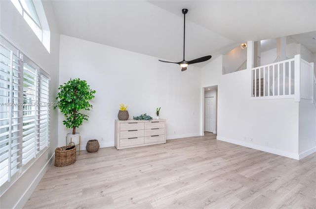 1381 NW 144th Ave, Pembroke Pines, FL 33028