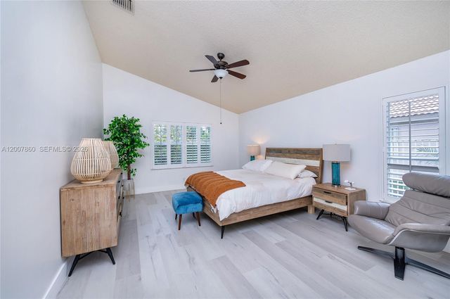 1381 NW 144th Ave, Pembroke Pines, FL 33028