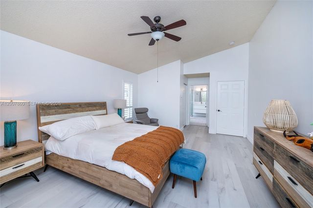 1381 NW 144th Ave, Pembroke Pines, FL 33028