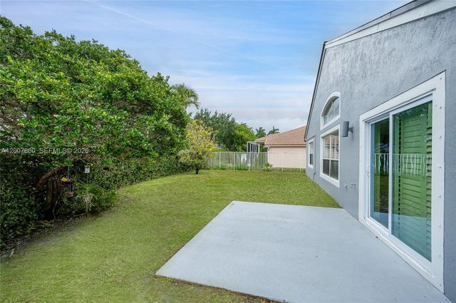 1381 NW 144th Ave, Pembroke Pines, FL 33028