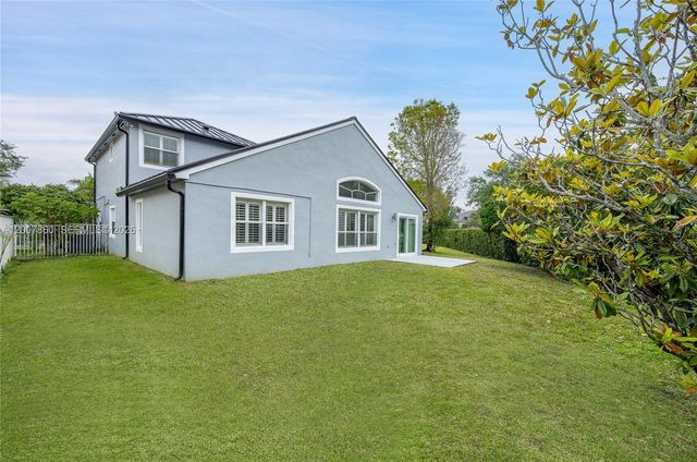 1381 NW 144th Ave, Pembroke Pines, FL 33028